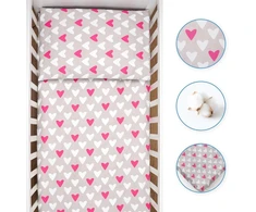 Baby Comfort 3 dalių kelioninės lovelės patalynės komplektas: antklodės užvalkalas, pagalvės užvalkalas ir paklodė su guma, skirtas 95 x 65 cm (rožinės širdelės)