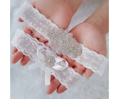 Balta vestuvinė kojinė raištis nėriniuota su cirkoniais, 2 vnt. komplektas