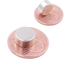 Brudazon 10 mini diskiniai magnetai 10 x 5 mm N52 stipriausio lygio neodimio magnetai itin stiprūs magnetai modelių gamybai, nuotraukoms, lentoms, skelbimų lentoms, šaldytuvams, rankdarbiams, itin stiprus magnetinis diskas