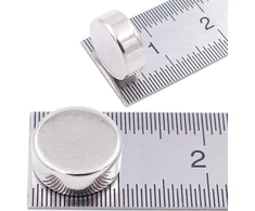 Brudazon 30 mini diskiniai magnetai 10 x 4 mm N52 stipriausio lygio neodimio magnetai itin stiprūs magnetai modelių gamybai, nuotraukoms, lentoms, skelbimų lentoms, šaldytuvams, rankdarbiams, itin stiprūs magnetiniai diskai