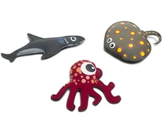 Bs Toys nardymo gyvūnai vaikams - ryklys, rajas ir kalmaras - vandens žaislas vaikams nuo 5 metų - spalvingi povandeniniai žaislai - neoprenu užpildyti smėliu paplūdimio gyvūnai - 21 x 2,5 x 14 cm