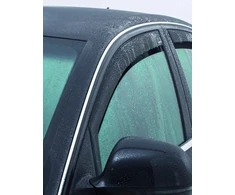 ClimAir Priekiniai vėjo deflektoriai (1 komplektas) vairuotojo ir keleivio pusėms Cls003p0108d, skirti Skoda Octavia Saloon / Estate Type Nx, 5 durų, 2020-, tamsios medžiagos