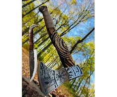 Crafttal - Vikingų kirvis 52 Cn. su Raban galvos peiliu 2-in-1 rinkinys, rankomis graviruota ąžuolo medžio rankena, 1095 anglinio plieno ašmenys, Larp kirvukas su odine apsauga, dovana vyrams