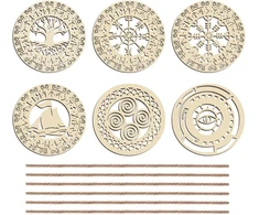 Fingerinspire 6 vnt. medinių gyvybės medžio sienų dekoracijų 10 cm vikingų karo laivo meno dekoras su virvėmis išskaptuotas blogos akies sienų pakabinamas ženklas medinė skandinaviška vikingų runų sienų skulptūra