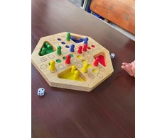 Gico medinis ludo žaidimas xl – stalo žaidimas visai šeimai, tvirta konstrukcija. gerai žinomas stalo žaidimas jauniems ir seniems su didelėmis figūrėlėmis 7957