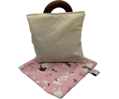 Grape Seed pagalvėlė 15 x 15 cm su keičiamu pagalvėlės užvalkalu (rožinė, zuikutis)