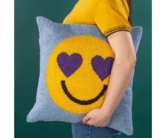 Heya Home Smile megzta pagalvėlė su plunksnomis
