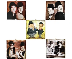Plakatas Kustom Art 5 dalių paveikslų kompozicija vintažiniu stiliumi, žymūs aktoriai, stanlio ir oil (stan Laurel &amp; Oliver Hardy). Atspausdinta ant medžio 23 x 23 cm