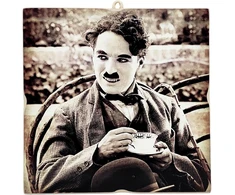Plakatas Kustom Art sieninis paveikslas aktoriai įžymybės Charlie Chaplin su puodeliu atspaudas ant medžio 23 x 23 cm