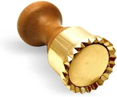 Lagondola Profesionali Ravioli Forma, Žalvarinė, Medinė Rankena, 50mm