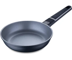 Masterpro Indigo keptuvė su nelimpančia danga 24 cm x 5,5 cm | 2 sluoksnių nelimpanti danga | puikus šilumos paskirstymas | lietas aliuminis | šalto efekto rankena | lengva | tinka visoms viryklėms