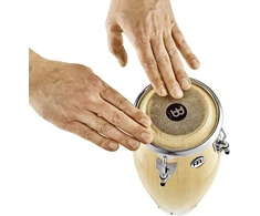 Meinl Percussion Mini Conga instrumentas - labai mažas rankinis būgnas - su buivolo kailiu - skersmuo 4,5 colio - Siam Oak, natūralus (mc100nt)