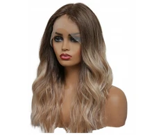 Moteriškas perukas, atrodantis kaip natūralūs sintetiniai plaukai, šviesūs, banguoti, ilgi, lace front