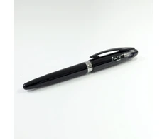 Pentel Tradio Fountain Pen Juodas and Baltas Edition su aukštos kokybės trf94 a-c iridžio plunksnos korpusu, juodas