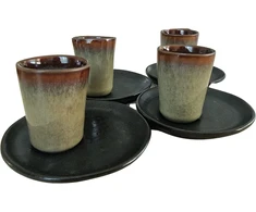 Pintocer espresso kavos puodeliai iš balto akmens masės, be rankenėlės, su rudu padėkliuku (žalias/juodas, 4)