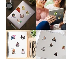 Rakkyo 100 juokingų memų lipdukų rinkinys nešiojamam kompiuteriui - vandeniui atsparūs viniliniai lipdukai vaikams, paaugliams ir suaugusiems - puiki dekoracija vandens buteliams, iškarpų albumams, riedlentėms ir automobiliams