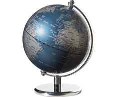 Troika Gagarin mini gaublys, skersmuo 13 cm, metalinė mėlyna jūra ir sidabro spalvos sausumos paviršiai, chromuotas metalinis pagrindas, minkštas veltinio pagrindas, kilnojamas ašis - gražioje dėžutėje, puikiai tinka kaip dovana