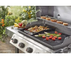 Weber Deluxe planča Genesis Ii modeliams (57 x 40 cm), pakaitalas kepimo grotelėms, porcelianu emaliuotas ketus, tinka Weber Genesis Ii dujiniams griliams 400 ir 600 serijos - juoda (7665)