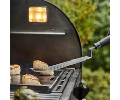 Weber lankstus grotelių keptuvo vartiklis (41 cm), nerūdijantis plienas, su plyšiais, nuožulniais kraštais, neslystančia patogia rankena, galima plauti indaplovėje - sidabrinis (6780)