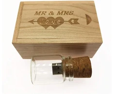 64 Gb Usb atmintinė stiklo buteliuke su medine dėžute
