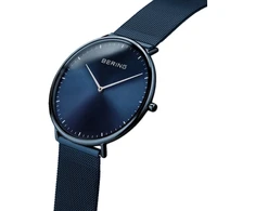 Bering unisex kvarcinis laikrodis - ultra slim kolekcija su nerūdijančiu plienu ir safyriniu stiklu 15739-397 - atsparus vandeniui: 3 atm, mėlynas, apyrankė