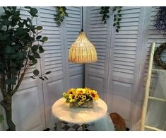 B·led Barcelona Led Barcelonaled pakabinamas šviestuvas iš bambuko pynimo su laidu, sieniniu lizdu, vintažinis, skriemulys, medinis, rotangas, gaubto skersmuo 26 cm, E27 lizdas svetainei, valgomajam, virtuvei