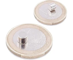 Brudazon 10 mini diskiniai magnetai 5 x 4 mm N52 stipriausio lygio neodimio magnetai itin stiprūs magnetai modeliavimui, nuotraukoms, lentoms, skelbimų lentoms, šaldytuvams, rankdarbiams, ypač stiprus magnetinis diskas