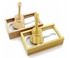 Oumuka 32gb Usb 3.0 medinė gitara su galimu graviravimu, dovana