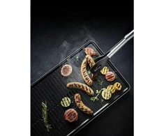 Wmf Bbq serving tongs 32.5 cm, virtuvinės žnyplės, cromargan nerūdijantis plienas, mėsos žnyplės su plastikine galvute, mažos kepsninės žnyplės kepsniui, žuviai, daržovėms, fiksavimo mechanizmas, vietą taupantis