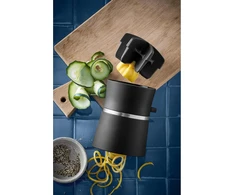 Wmf Gourmet spiralinis pjaustytuvas su likučių laikikliu 14 cm, rankinis daržovių makaronų, cukinijų spiralinis pjaustytuvas, juostelės ir spiralės