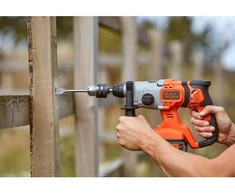Black &amp; Decker Juodas &amp; Decker Akumuliatorinis SDS+ smūginis gręžtuvas, 18 V, 4,0 Ah, Juodas &amp; Decker [BCD900M1K-QW]