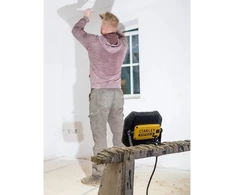 Stanley Atšvaitas žibintuvėlis 230V 3000lm BT, 5m laidas, IP67