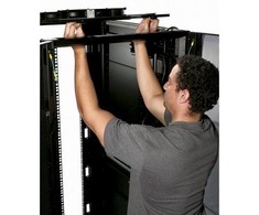 Apc Netshelter SX stogo ventiliatoriaus padėklas 208-230 VAC 750 mm