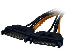 Akasa 2x 15-Pin-SATA to 1x 6-Pin-PCIe Adapteris
