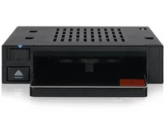 „Icy Dock“ 2,5 colio SATA / SAS „hotswap flexiDOCK“ lizdas (MB521SP-B)