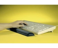 Durable Gelio kilimėlis priešais juodąją klaviatūrą (1)