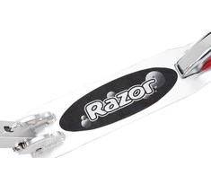 Razor A5 Lux paspirtukas Juodas