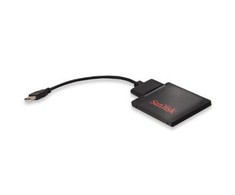 „SanDisk SSD“ nešiojamojo kompiuterio atnaujinimo įrankių rinkinį sudaro USB 3.0 į SATA laidas, instrukcijos, klonavimo programinė įranga
