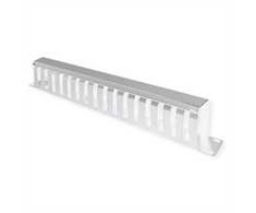 Triton VALUE 19 Priekinė plokštė 1 U su 40 x 80 mm manevravimo kanalu, rutulys