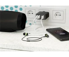 Goobay Įkroviklis Triton 4-kierunkowa kroviklis USB (30W) juoda