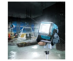 Makita ML005GX Akumuliatorinis LED prožektorius XGT &amp; LXT. 3600 liumenų , Be akumuliatorių ir kroviklio!
