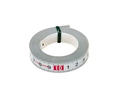 Klijuojama plieninė liniuotė Tajima 5m x 13mm