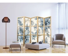 Japoniška kambario pertvara - Turkio gėlės retro aplinkoje - gėlių ornamentai