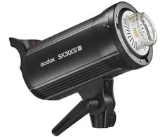 Apšvietimo įranga - Godox SK300II V LED modelio lempa