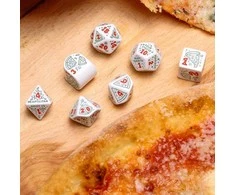Žaidimų Kauliukų Rinkinys - Q WORKSHOP Pica Pepperoni 7 Kauliukai D4-D100 Balti