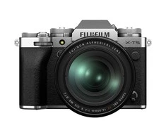 FUJIFILM X-T5 + FUJINON XF 16-80mm F4 R OIS WR (Sidabrinis)