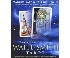 Knyga - Llewellyn Paslaptys apie Waite-Smith Tarot 458 puslapiai 19 x 23 cm
