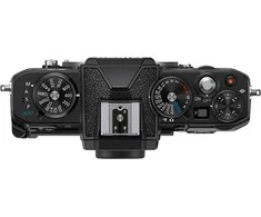 Nikon Z fc + NIKKOR Z 28mm f/2.8 (SE) (Juodas)
