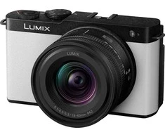 Panasonic Lumix DC-S9 + LUMIX S 18-40mm / F4.5-6.3 (Smokey Baltas)
