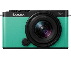 Panasonic Lumix DC-S9N + LUMIX S 18-40mm / F4.5-6.3 (Mint Žalias)